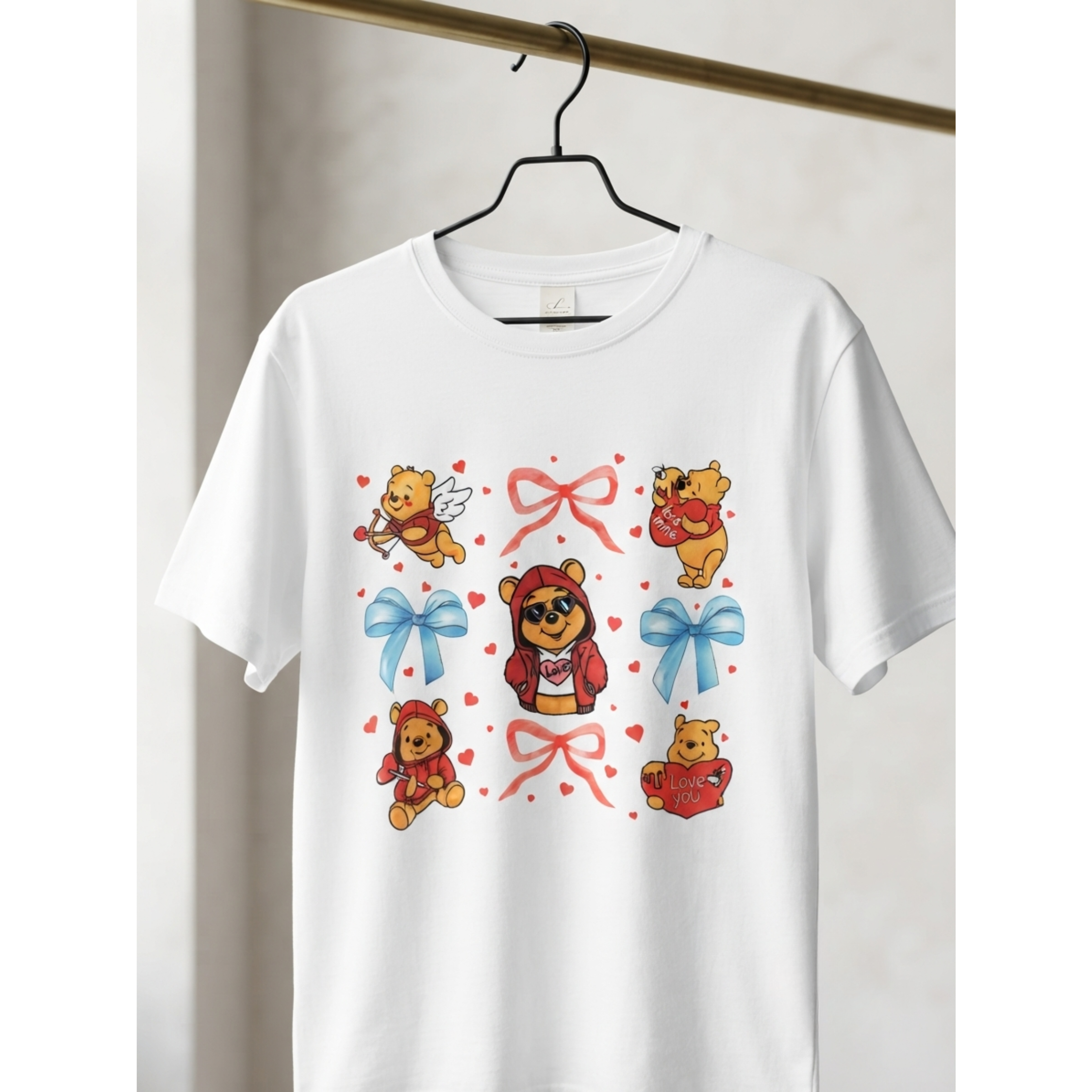 Camiseta blanca Winnie the Pooh San Valentín con lazos rosas y azules talla 4-5